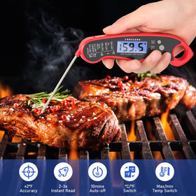 LONICERA meat thermometer with backlit display for easy reading in low light.