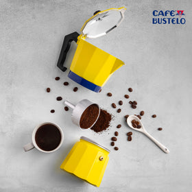 Heat-resistant handle on LORD'S ROCKS moka pot ensures safe pouring.
