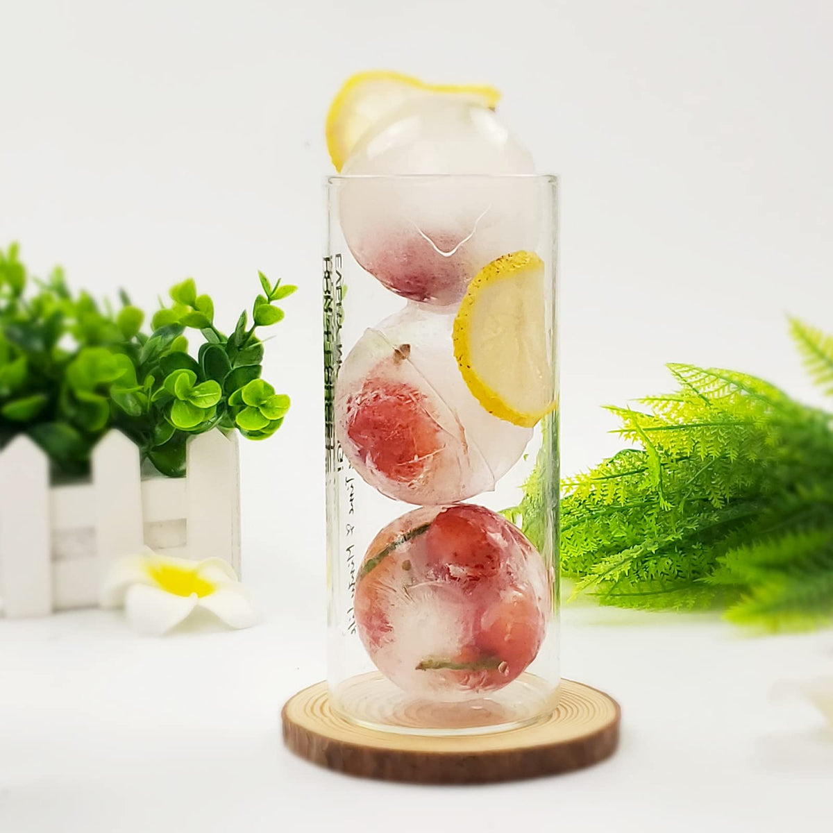LORSIA BPA-free ice molds for efficient freezer storage
