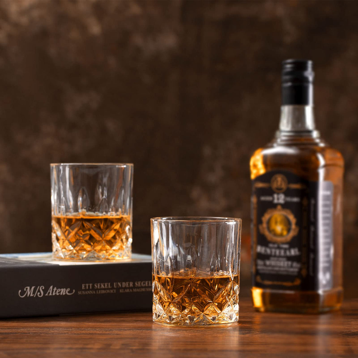 LORSIA dishwasher-safe crystal glass for easy cleanup after entertaining