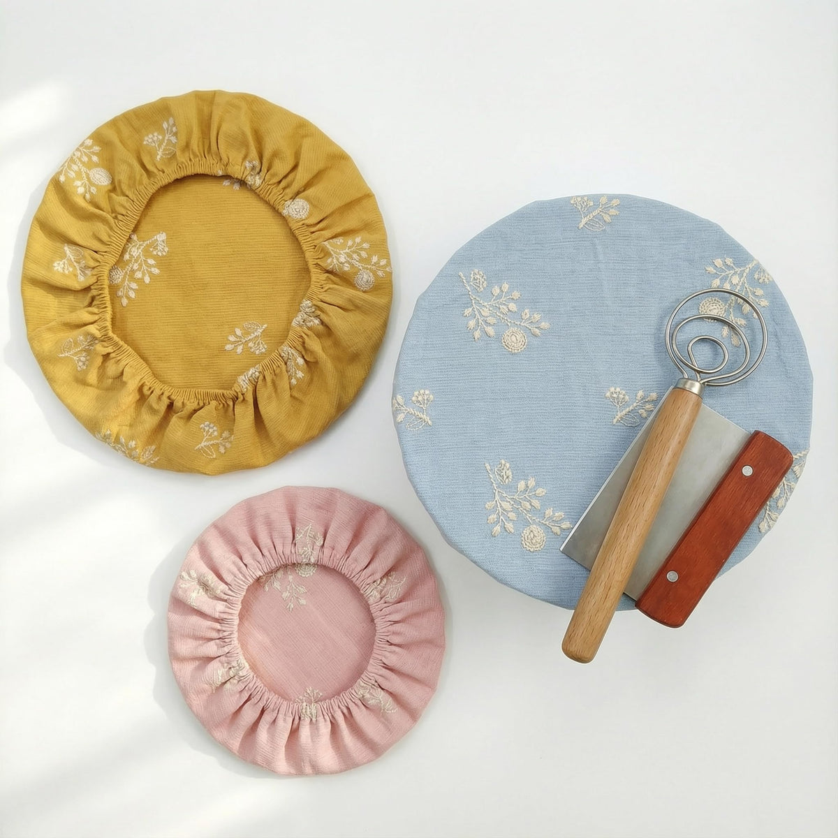 Lospara machine washable dusty pink cover is easy to clean.