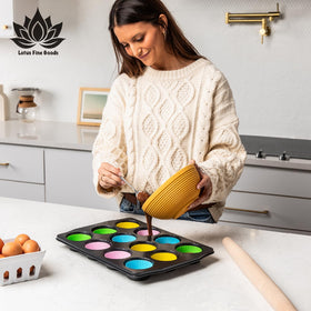 Lotus Fine Goods lid-snaps-for-travel ensures quick, spill-free transport.
