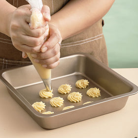 LoveBB textured non-slip piping bag grip for comfortable squeezing