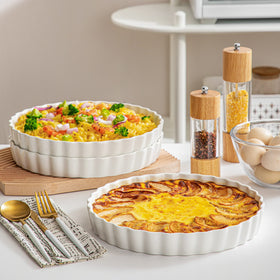 LOVECASA quiche dish offers 47-ounce capacity for generous servings.