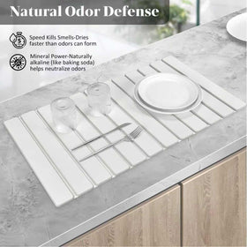 Lprmnnc Extral Large Dish Drying Mat uses diatomaceous earth to absorb moisture