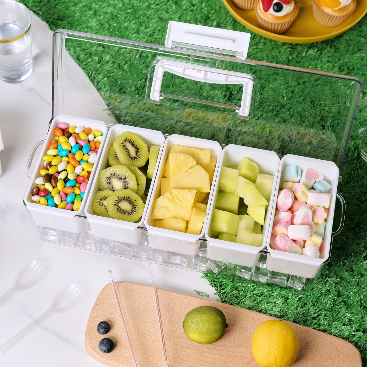 Luckore clear tray provides quick visual check of food and ice levels.