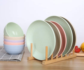 LuckyZone 7.8-inch wheat straw plate ideal for picnics and outdoor dining.