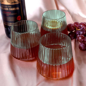 Lueumxc glasses for indoor and outdoor gatherings at weddings and events.
