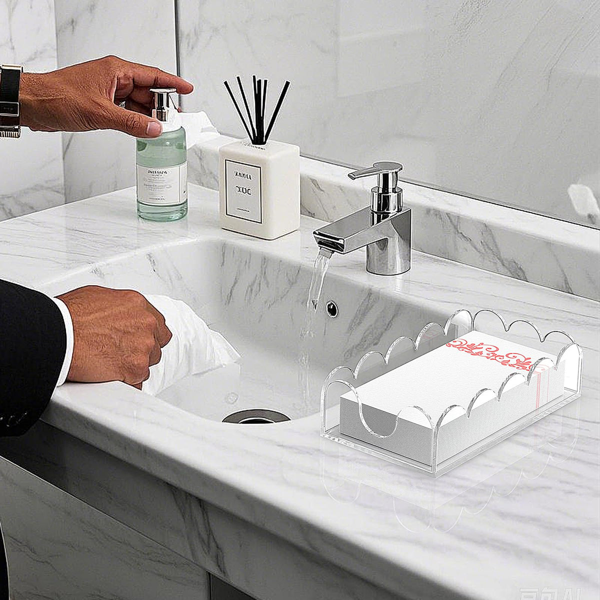 LUGUNU clear napkin holder fits standard napkins and towels