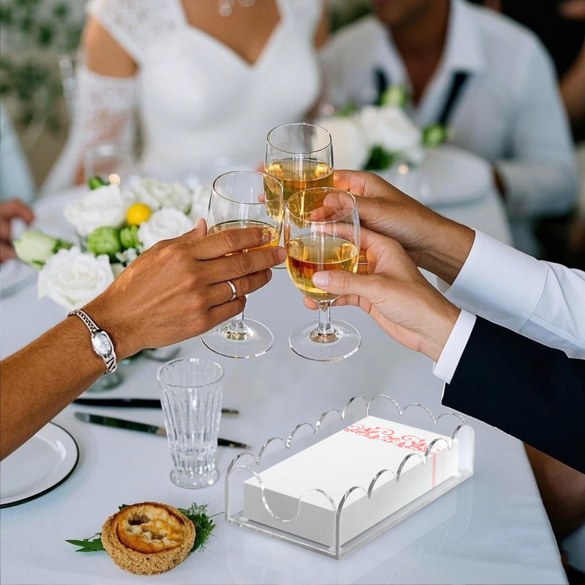 LUGUNU U-shaped napkin holder design for easy access
