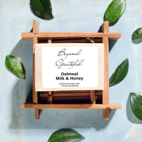 LUICONMO 'A Little Candle to Say a Big Thank You' candle, creates warm ambiance.