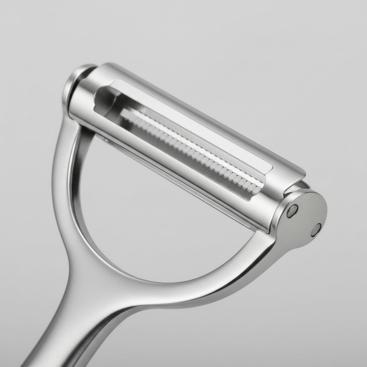 LunaThreads cucumber peeler skinning with swift, gentle removal.