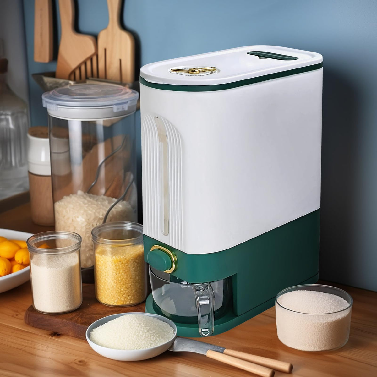 LUOKER measuring cup simplifies precise rice retrieval.