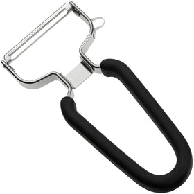 LURCH black kitchen peeler in use demonstrating comfort and efficiency.
