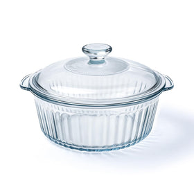 Luvan round glass casserole dish with lid and 2.4L capacity for family meals