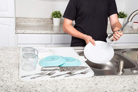 Luxet silicone dish mat is easy to clean and dishwasher-safe.