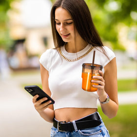 Luxfuel BPA-free amber tumbler supports sustainable hydration with reusable straw