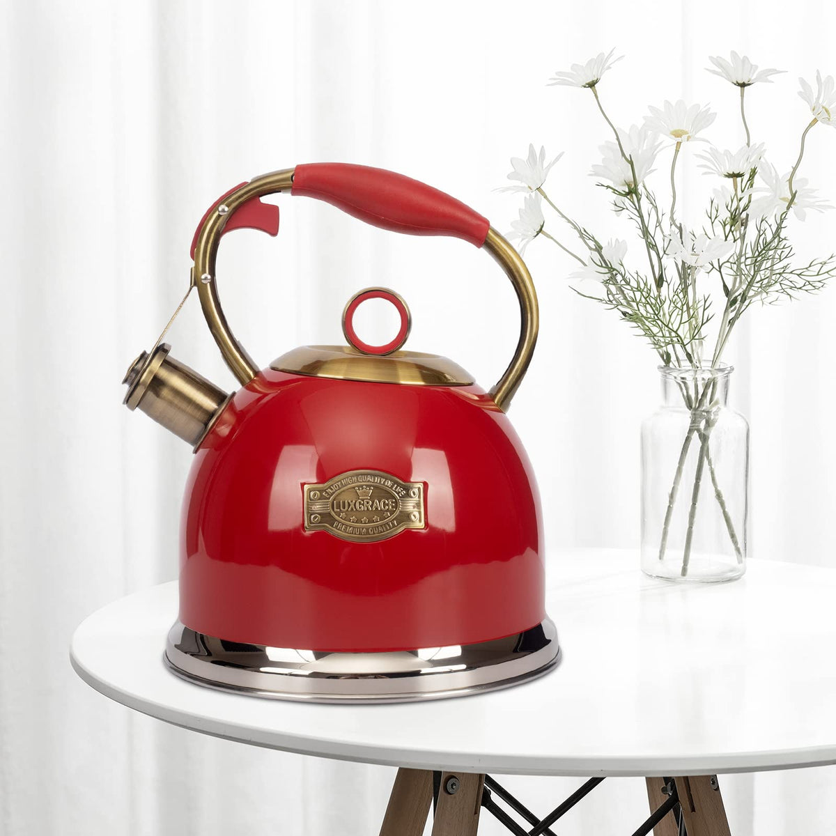 LUXGRACE tea kettle emits a whistle signaling boil for clear timing