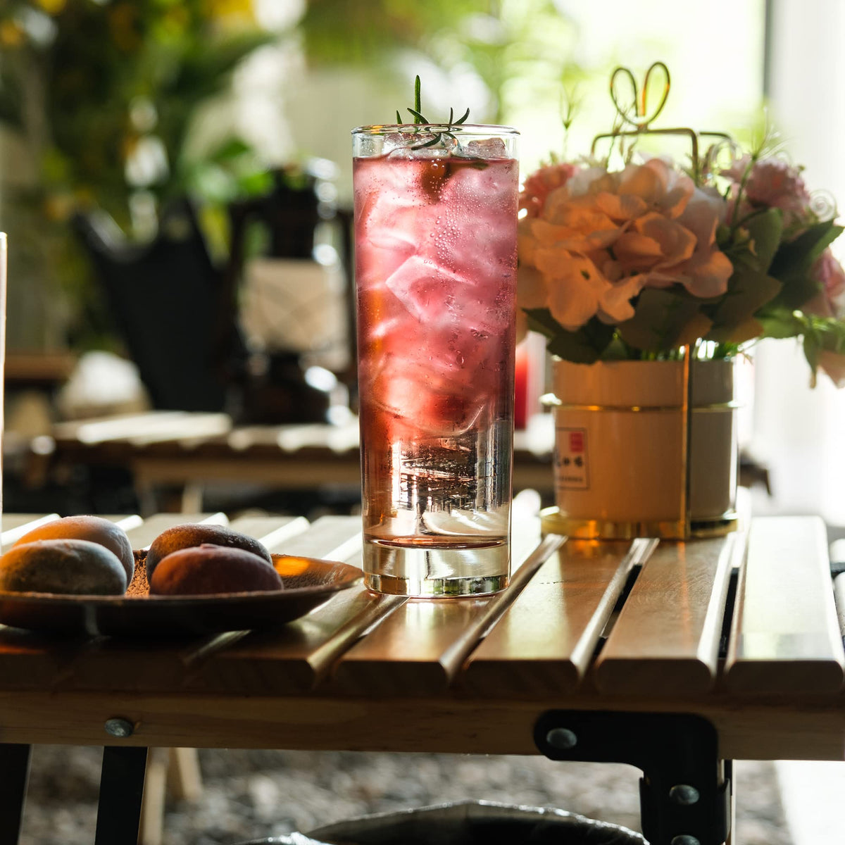Luxu crystal-clear bar glasses highlight colorful beverages on any table.