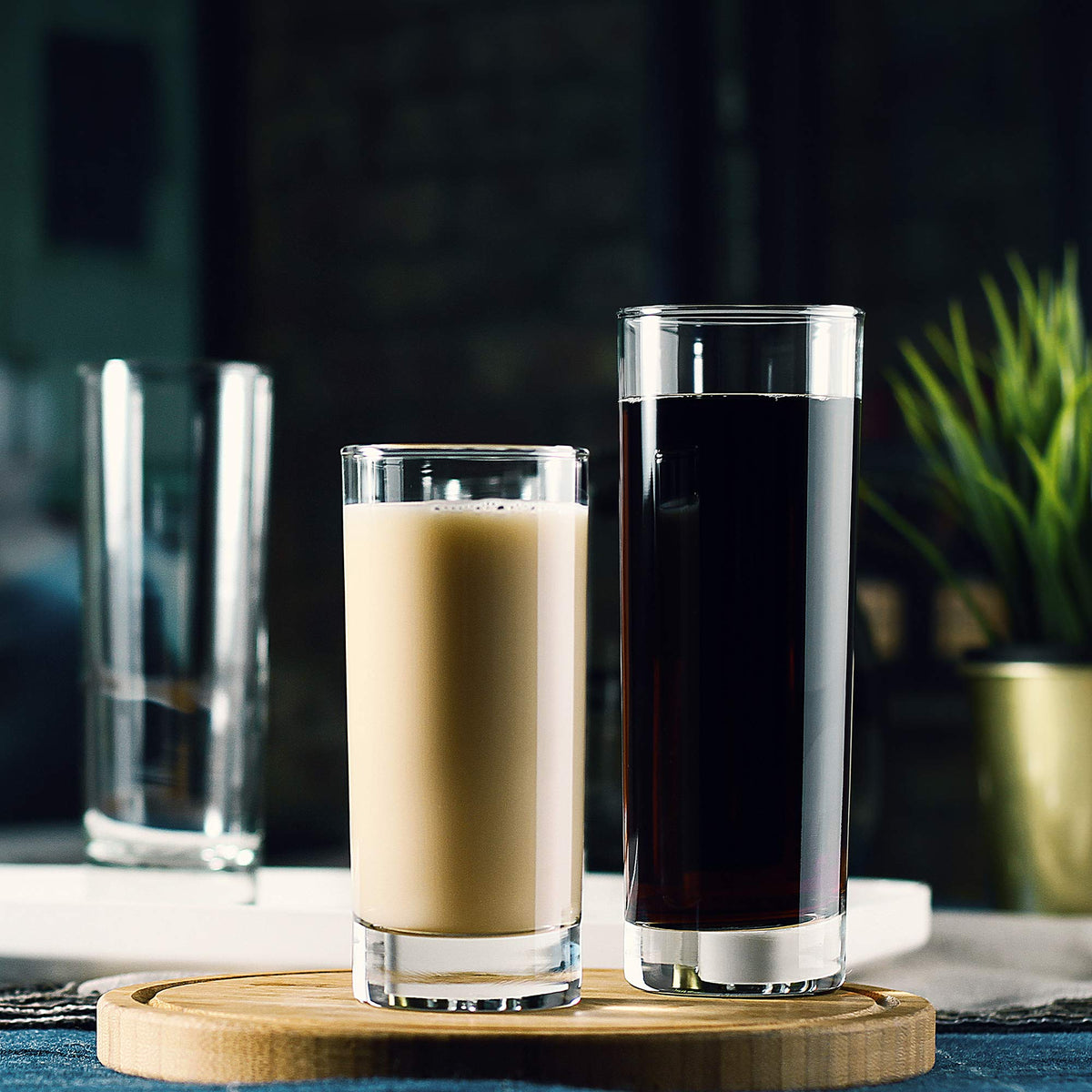 Luxu lead-free water glasses provide safe, everyday hydration.