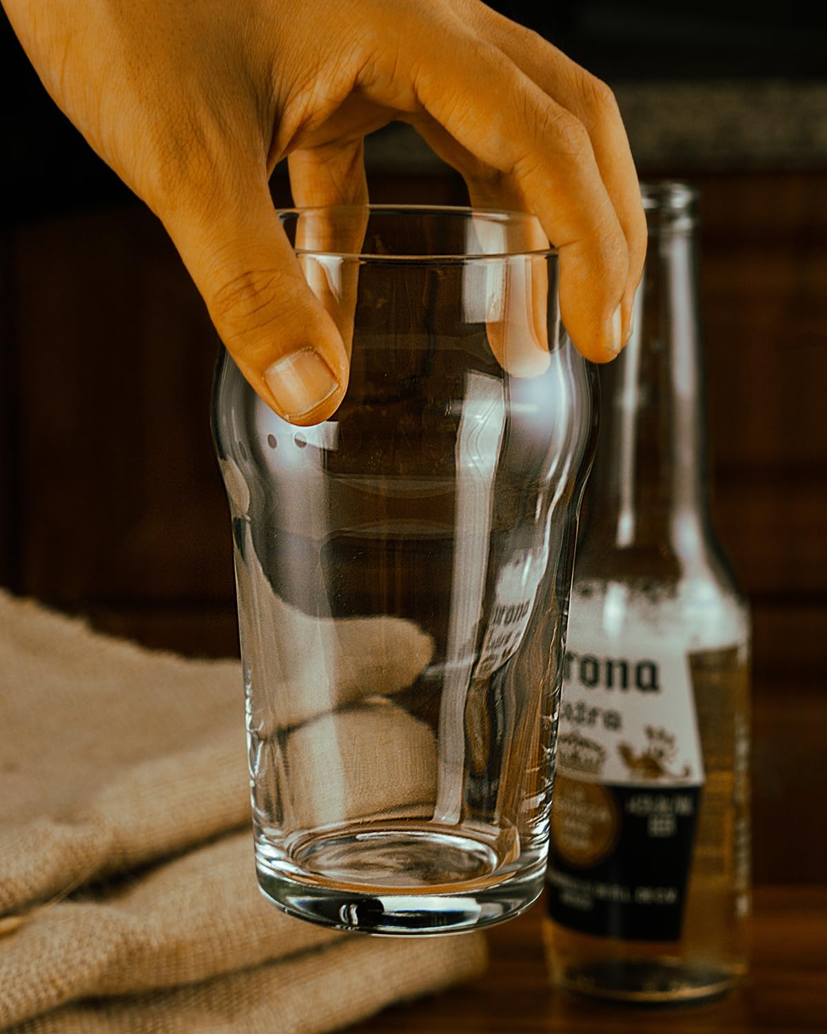 Luxu pint glasses 20oz gift set displays four elegant beer glasses.