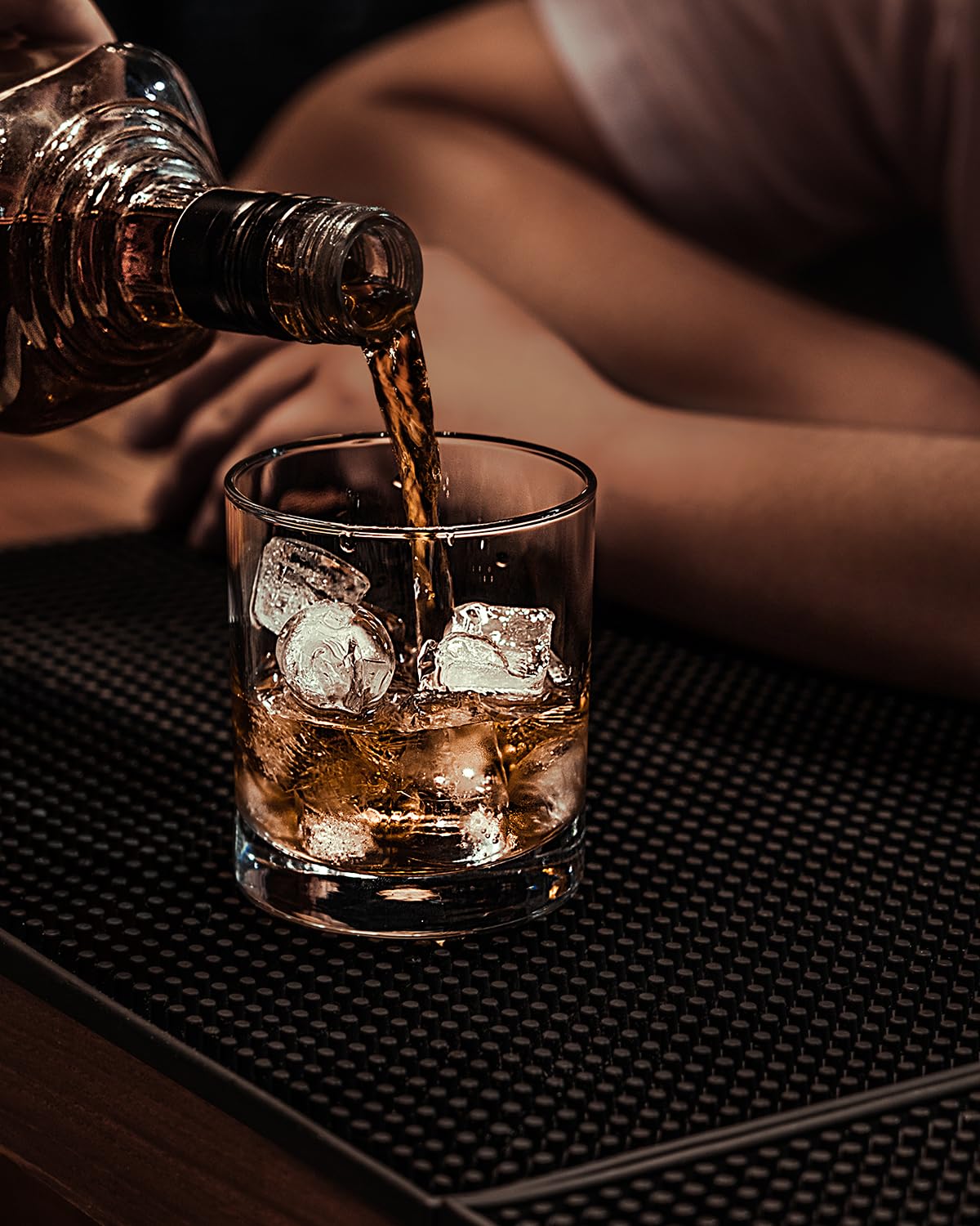 LUXU table-ready display six glasses for entertaining guests at a table.