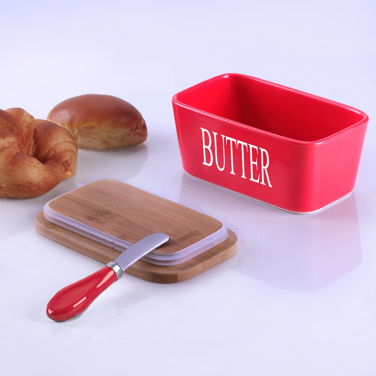 Lxmons lid doubles as a cutting board for quick butter prep