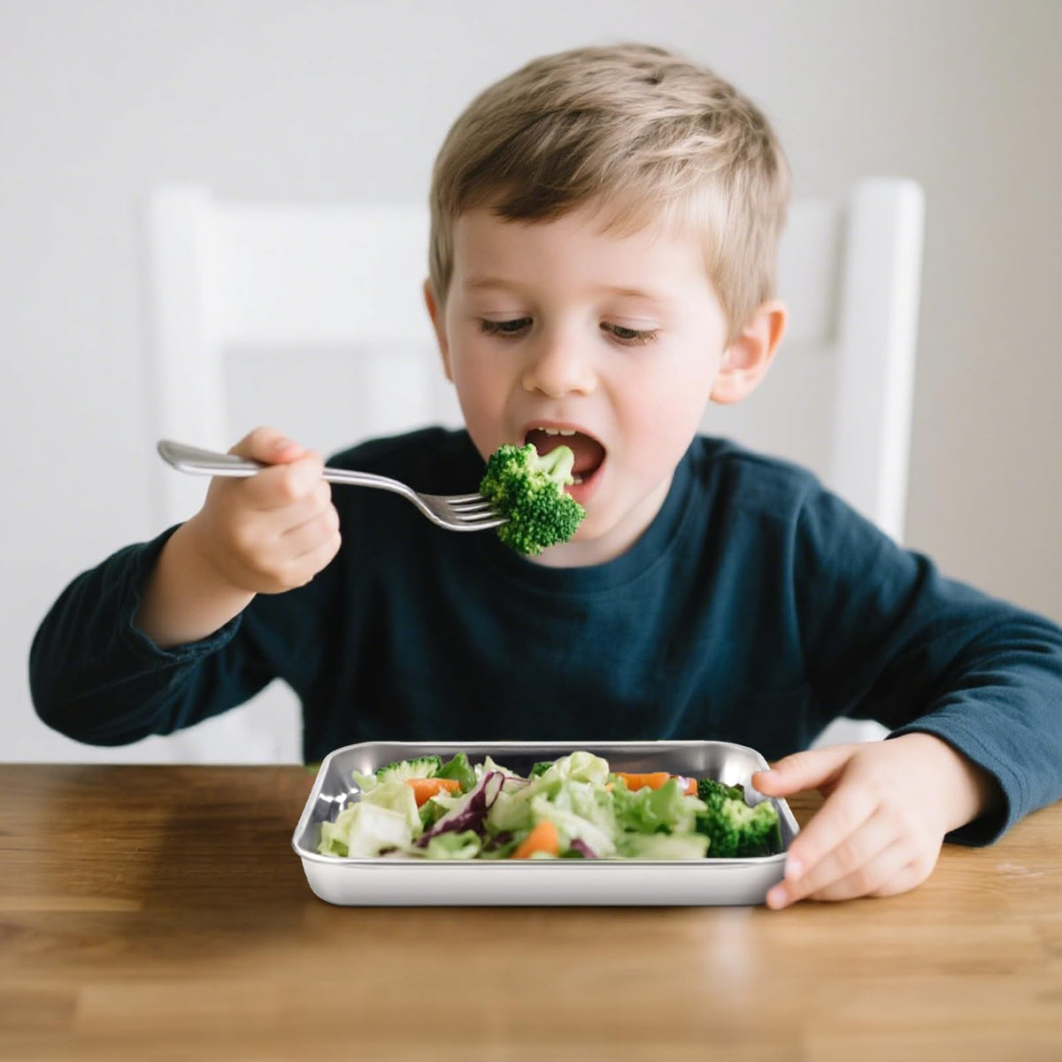 Lyellfe compact plates ideal for campers and picky eaters.