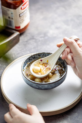 LYEOBOH microwave-safe spoons for reheating soups and sauces.