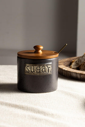 LYEOBOH porcelain sugar pot makes a stylish, versatile gift option