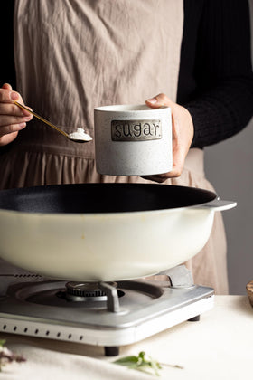 LYEOBOH stainless steel spoon included for daily scooping