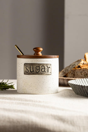 LYEOBOH sugar jar lid featuring wooden knob for secure grip