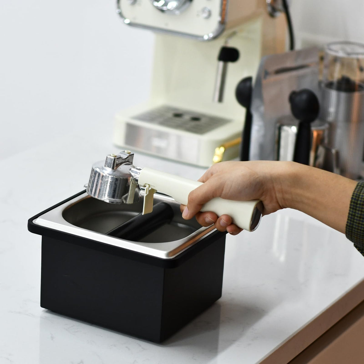 LYHLYA easy-cleaning design speeds post-brew cleanup.