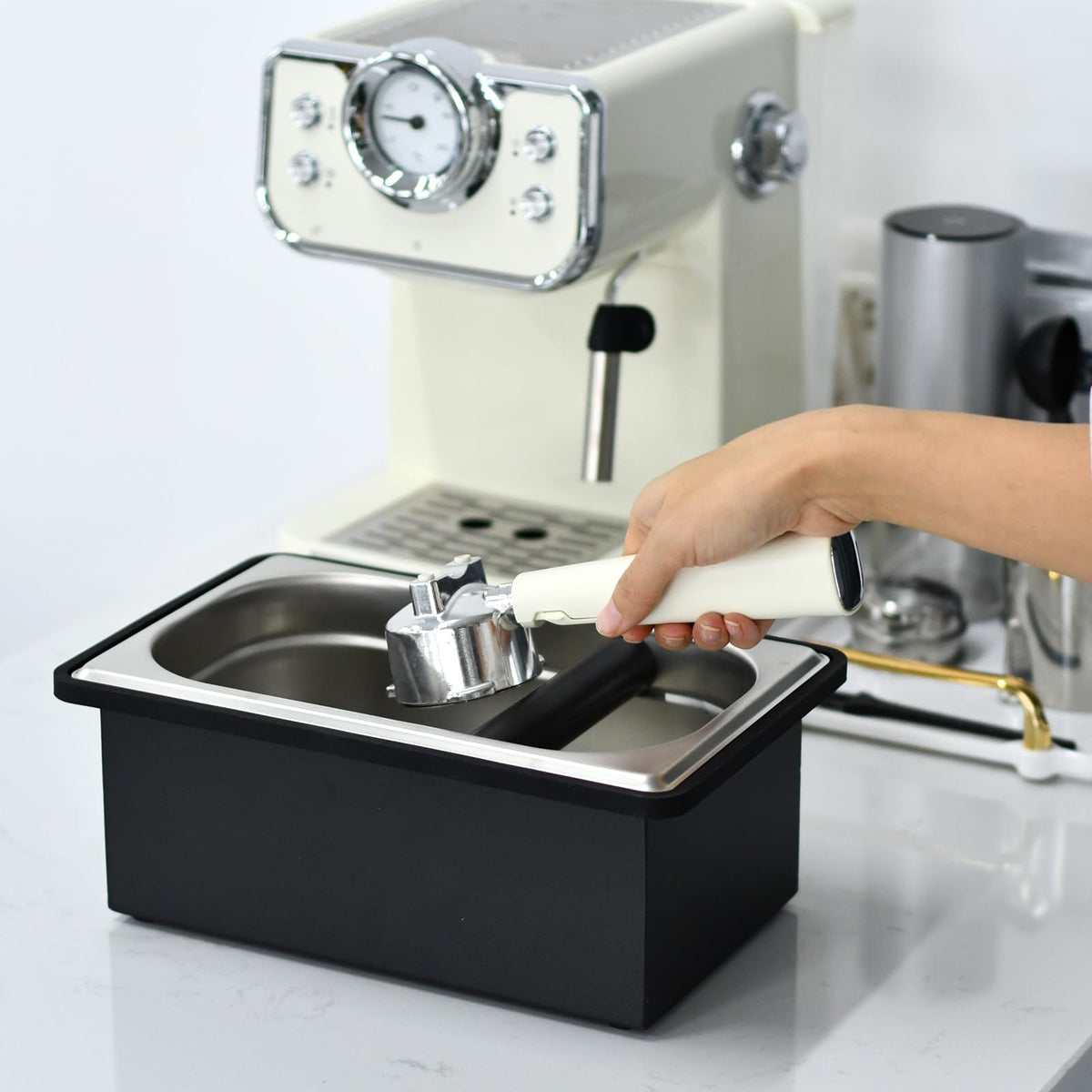 LYHLYA espresso knock box helps organize workspace