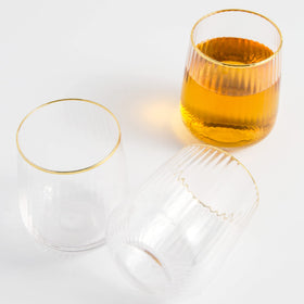 Lysenn gold rim detail elevates formal gatherings and special occasions.