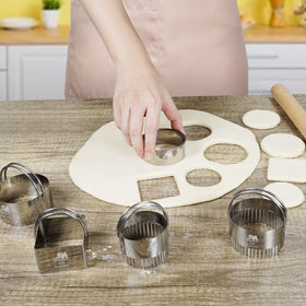 M JINGMEI round cutters for cookies, pastries, and more.