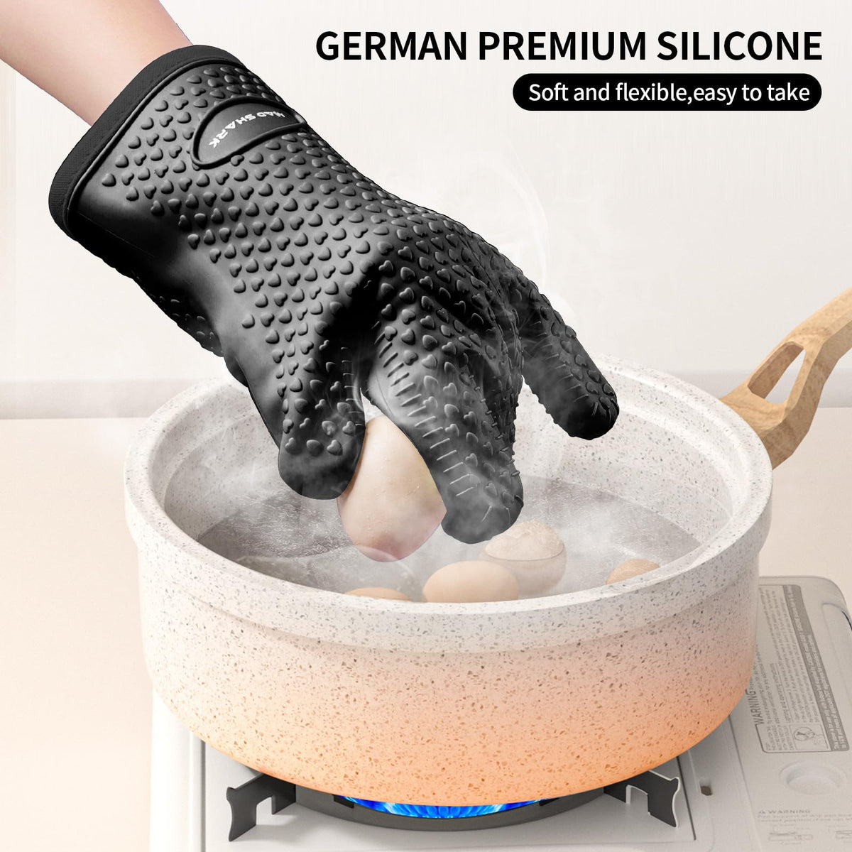 MAD SHARK fingered design offers flexible grip while cooking