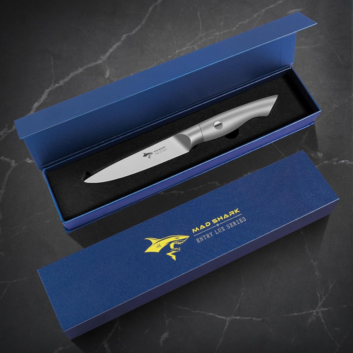 MAD SHARK 5-inch blade enables precise cuts in tight spaces.