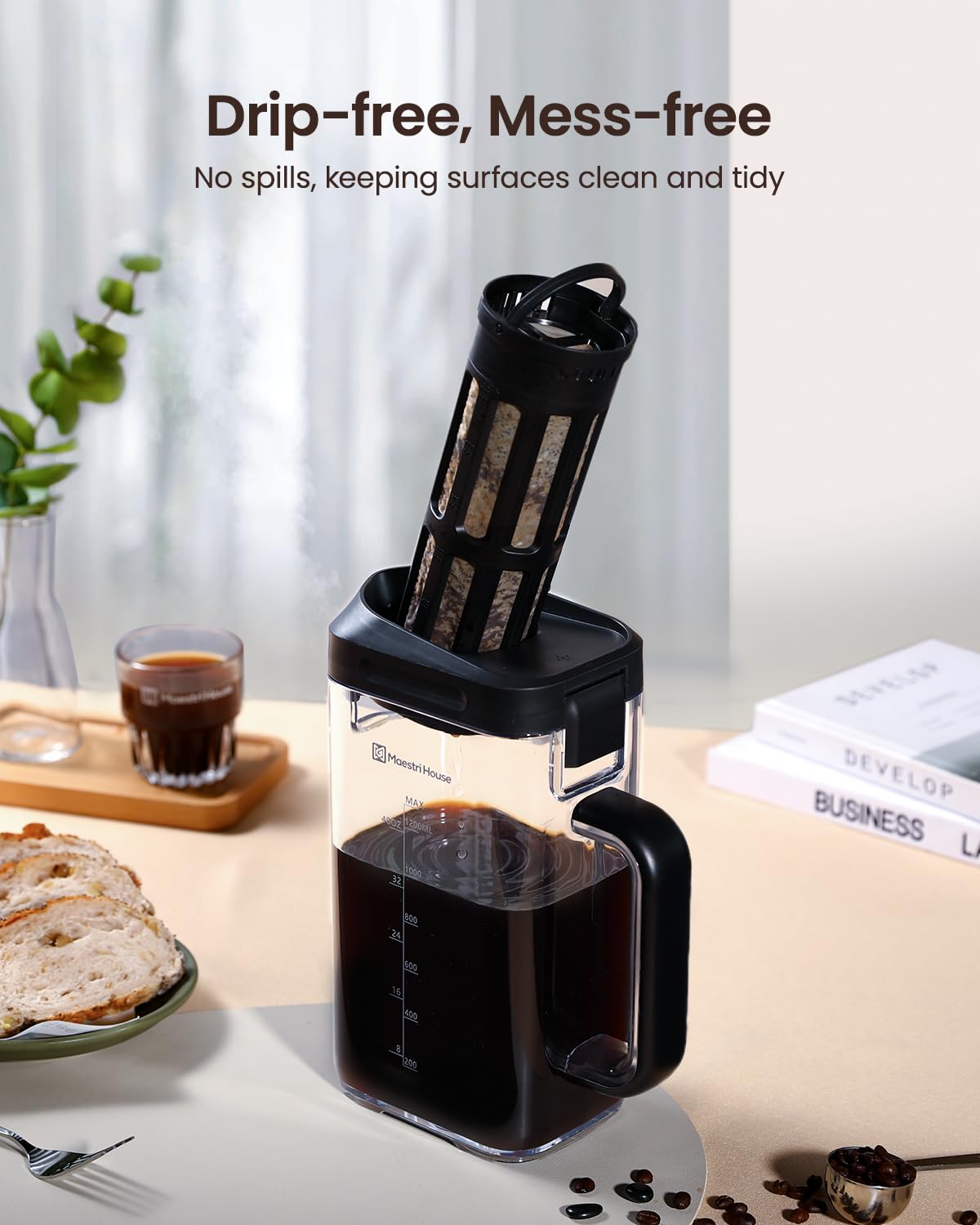 Maestri House 40oz pitcher supports 6–7 cups for gatherings.
