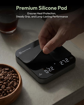 Maestri House mini coffee scale with timer, sleek black-silver finish for modern kitchens.