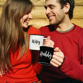 MAINEVENT Wifey Hubby mugs glossy finish and durable ceramic build.