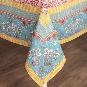 Farmhouse kitchen style enhanced by Maison d' Hermine rectangular tablecloth.