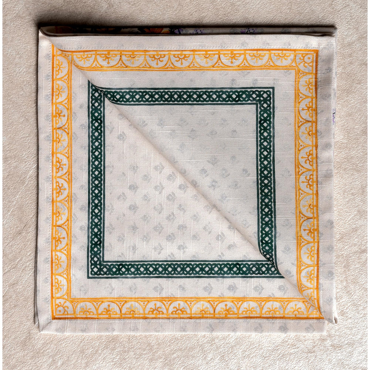 Maison d'Herm ine napkins offer reusable elegance for daily meals.