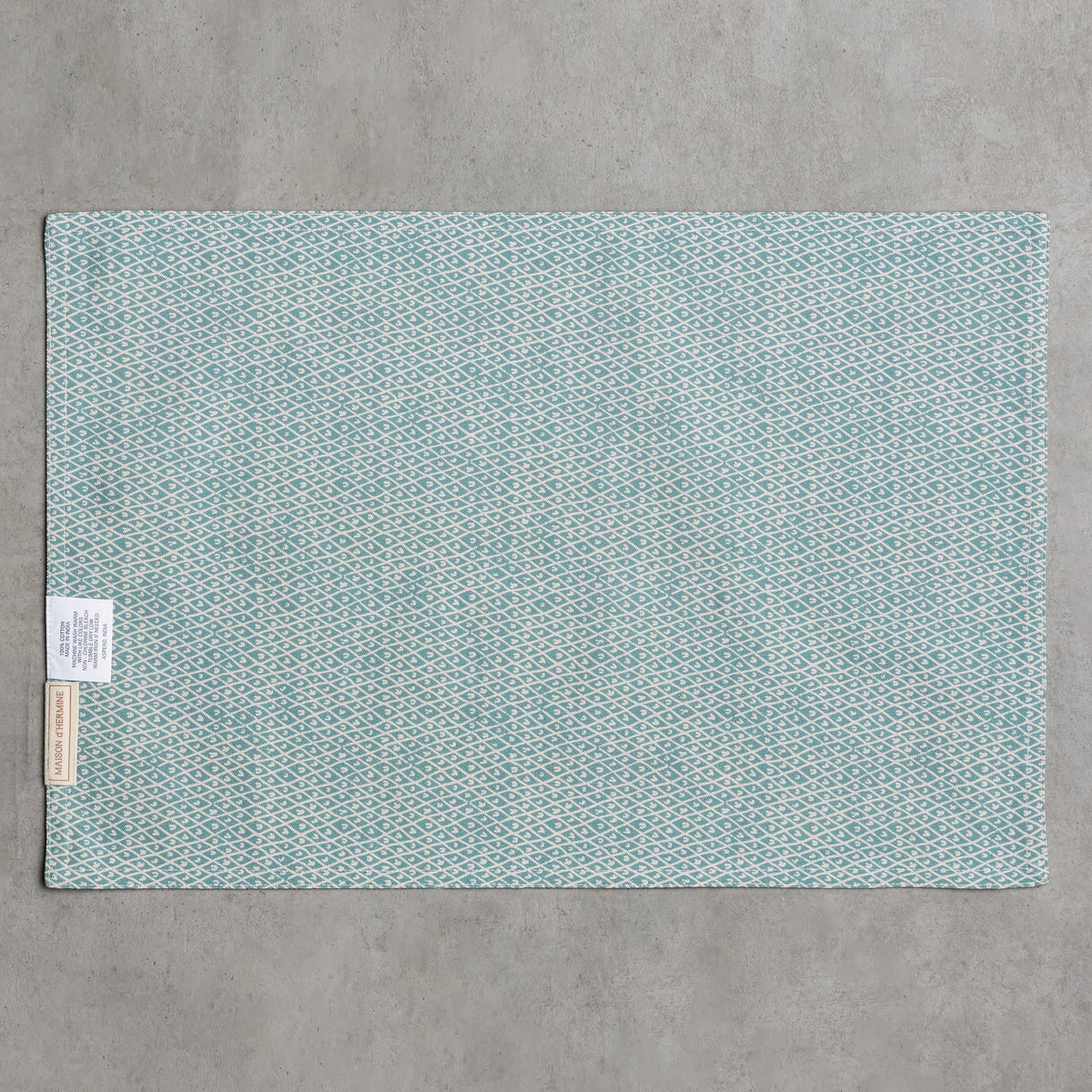 Maison d'Hermine placemats pairing with linen tableware