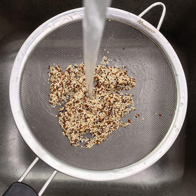 Makerstep baking sifter use with fine mesh for flour and impurities removal.