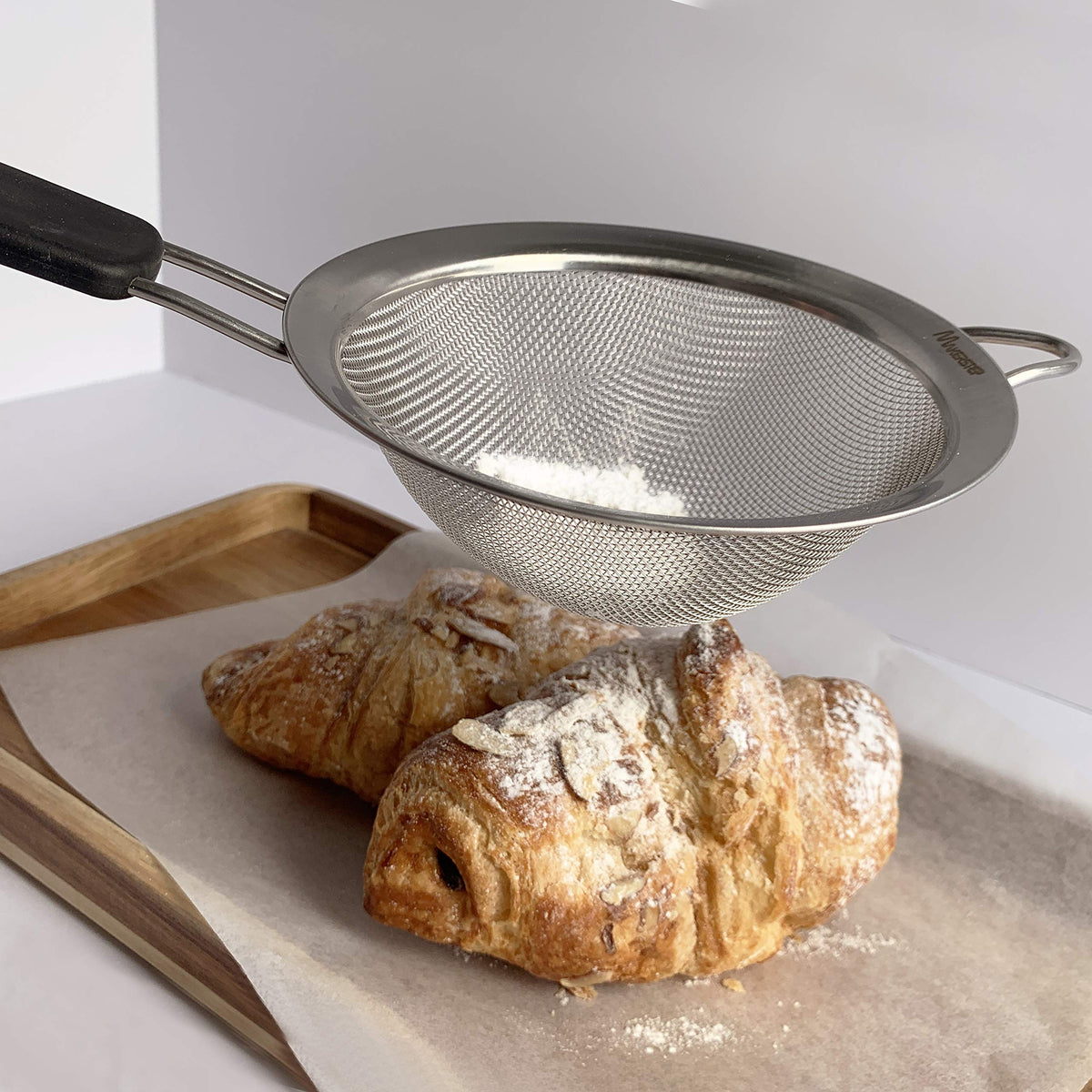 Makerstep fine mesh strainer ideal for pasta, vegetables, and water drainage.