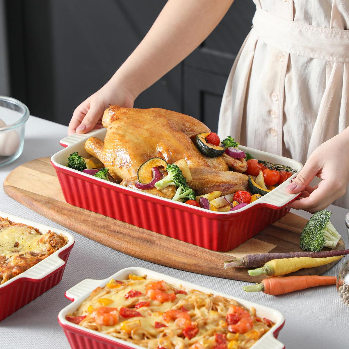 Malacasa bakeware with glossy glaze resists stains and cleans easily.