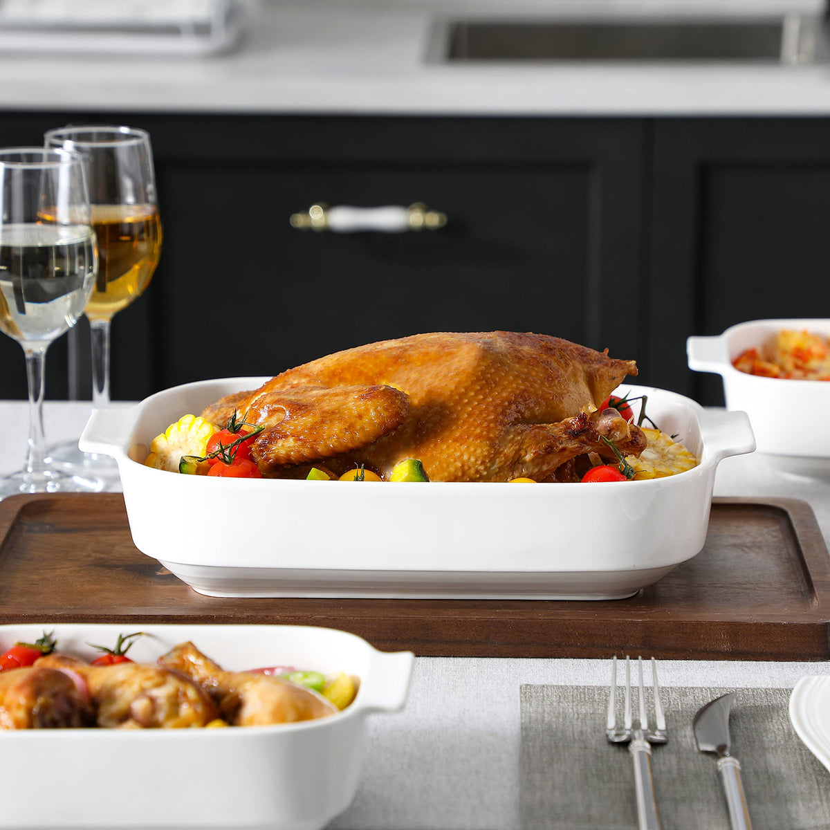 MALACASA Bakeware Set is stackable to save cabinet space.