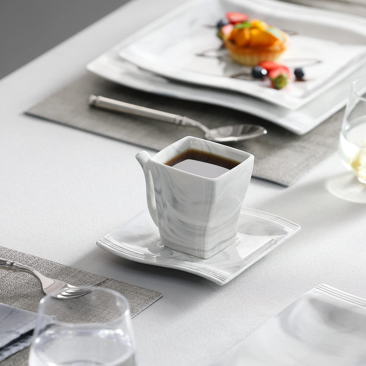 MALACASA Flora table setting showcases versatile dinnerware for gatherings.