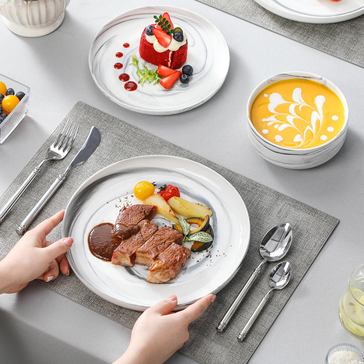 MALACASA LUNA set neatly stacked for nesting and storage